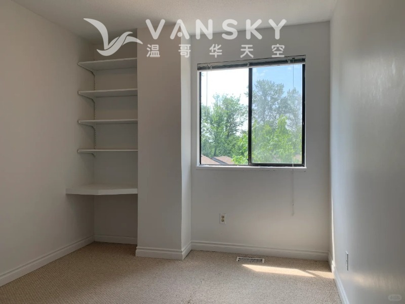 250227054808_本拿比Simon Fraser Village 三卧联排出租_9_Rick Li - 1NE地产_来自小红书网页版.jpg